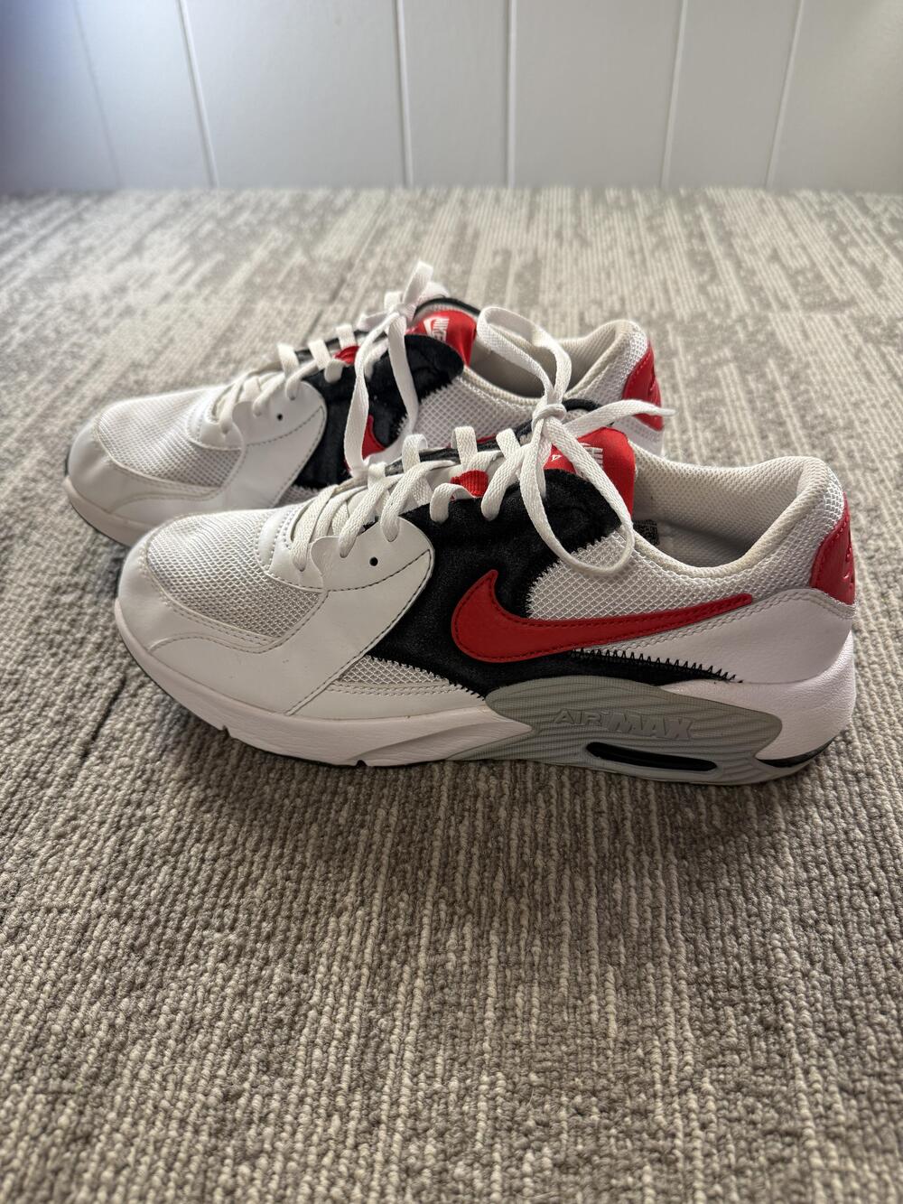 Nike Air Max Excee Shoes Youth Size 7Y White Red Leather Sneakers CD6894-105